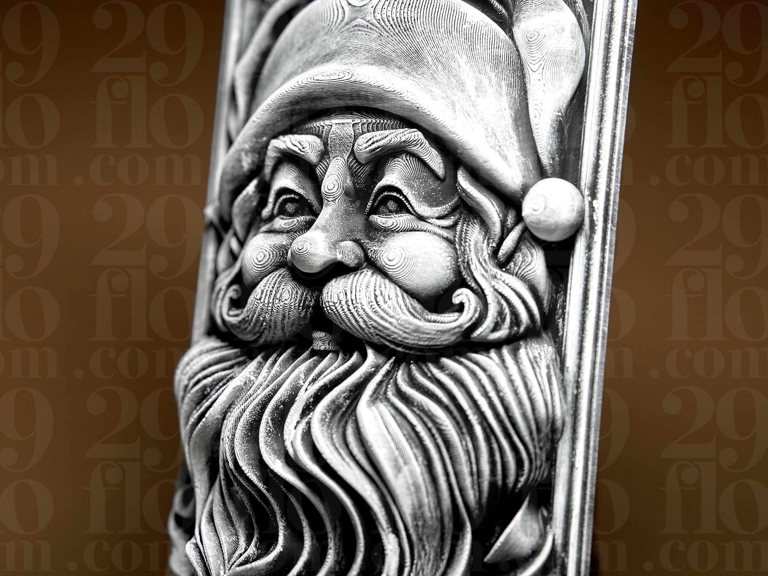 Santa Claus Wandrelief | Weihnachtsmann Dekoration | Kunstvolle Wandfigur in Schwarz oder handbemalt in Silber Fehn-factory.de