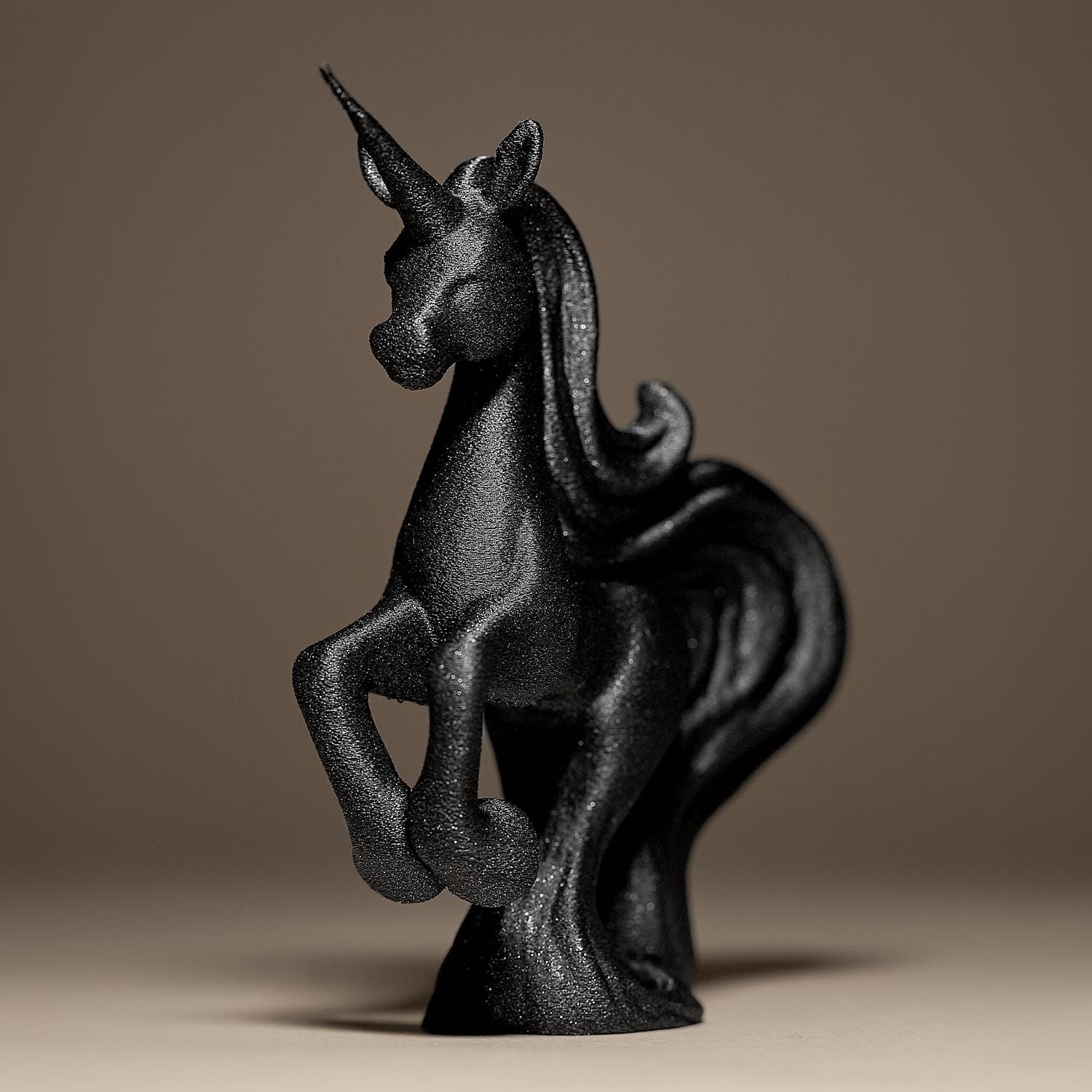 Unicorn Decor Figurine | Schwarze Einhorn Skulptur | Moderne Fantasy-Deko mit elegantem Design Fehn-factory.de