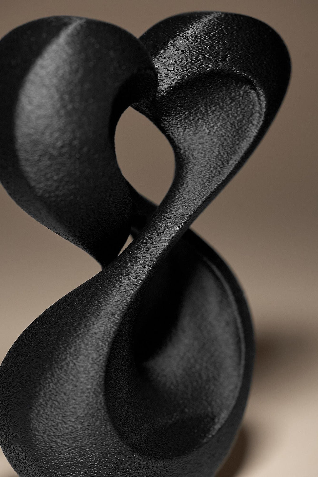 Infinite Grace Statue | Abstraktes Herz Skulptur | Moderne Kunst Figur | Dark Art Deko