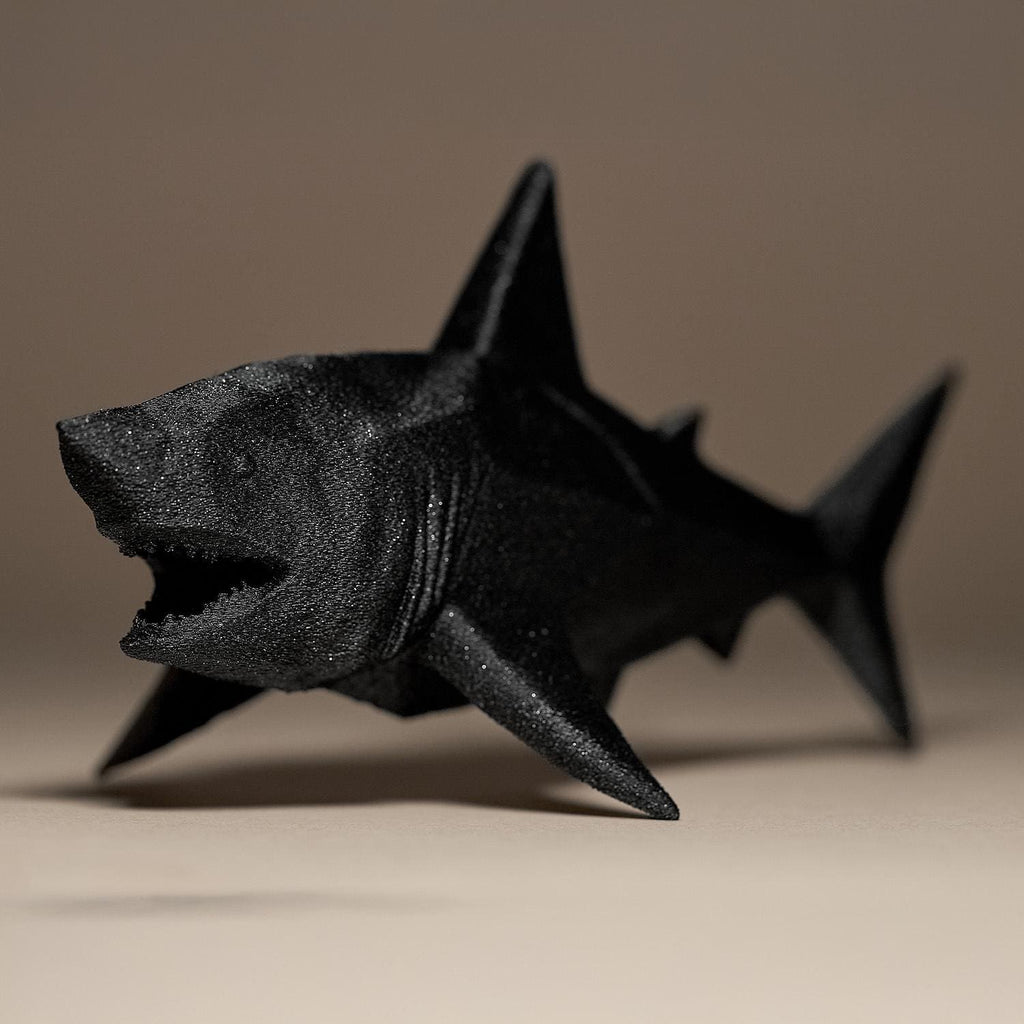 Shark Figurine Decor | Schwarzer Hai Skulptur | Moderne Deko Figur | Dark Art Kollektion