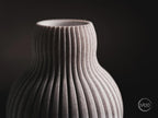nimbus vase | Moderne 3D Druck Vase mit Ablage | Gerillte Blumenvase | Design Deko Set