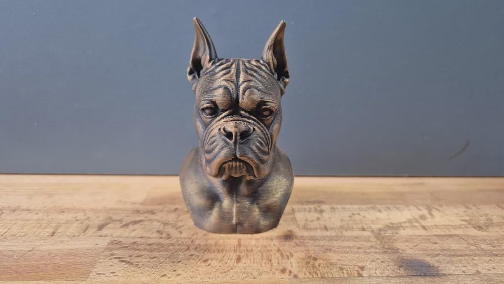 Boxer mit kupierten Ohren Büste / Realistic Boxer with Cropped Ears Bust - Handbemalt & Detailliert