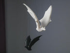 Fledermaus Hängedeko | Gothic Hanging Bat | Dark Art Deko Figur | Fliegende Skulptur