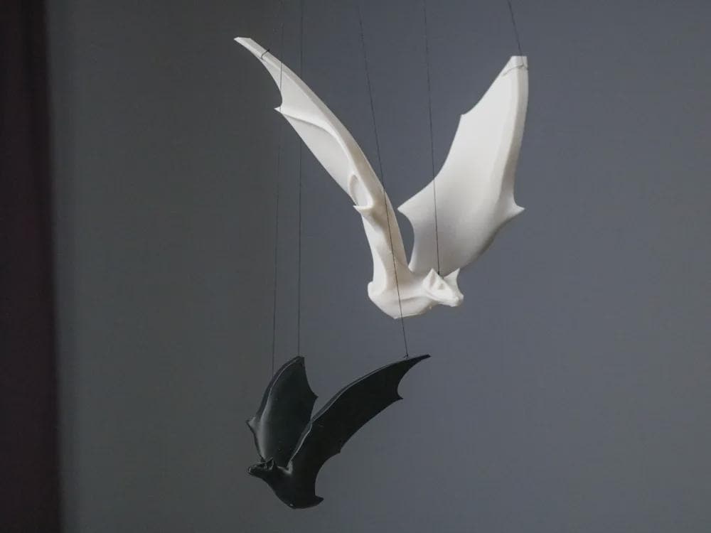 Fledermaus Hängedeko | Gothic Hanging Bat | Dark Art Deko Figur | Fliegende Skulptur