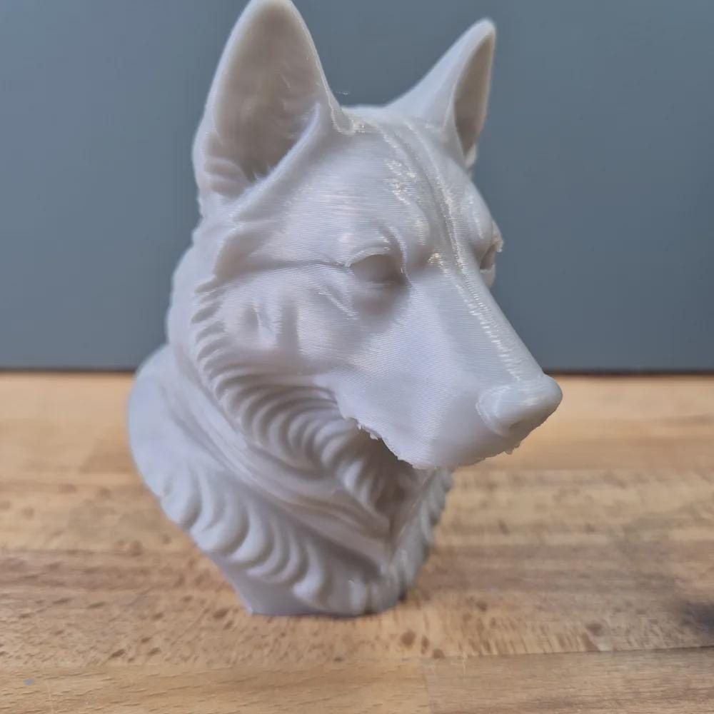 Sibirischer Husky Büste – Realistic Husky Dog Bust | Handbemalt & 3D-Printed – Hochdetaillierte Skulptur Fehn-factory.de