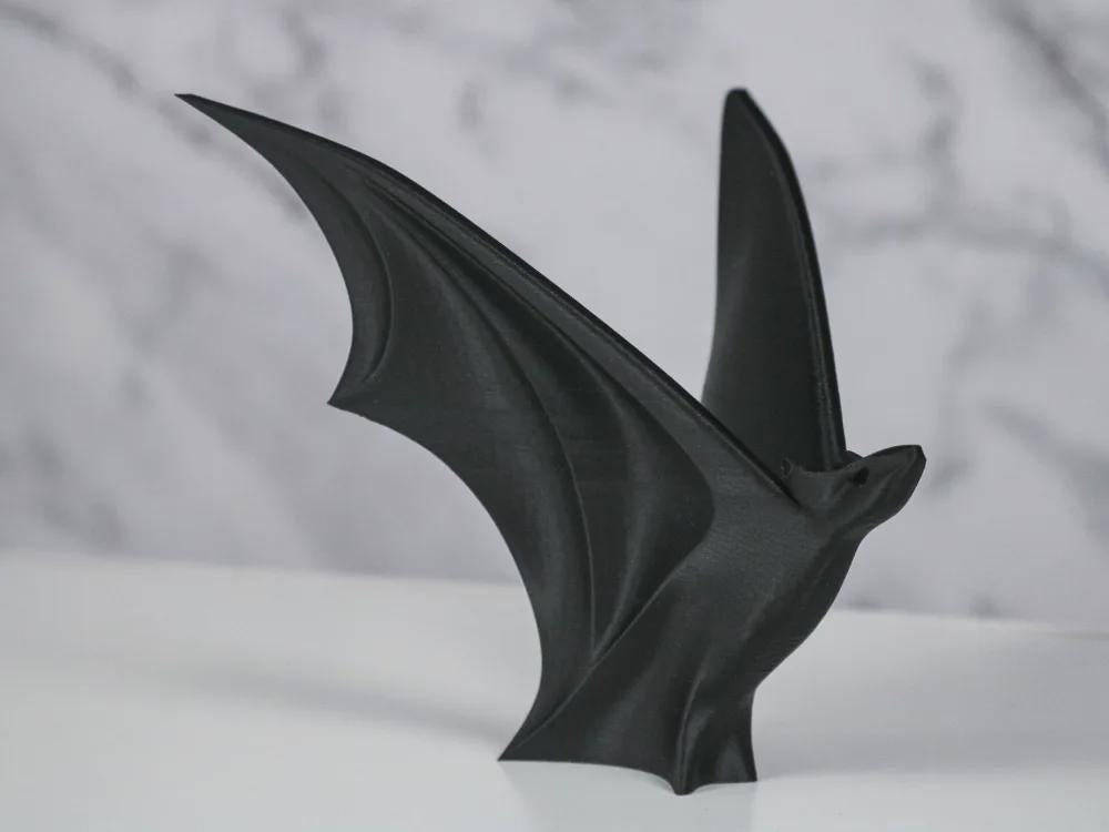 Fliegende Fledermaus Skulptur | Dark Art Bat Figure | Abstrakte Tierstatue | Gothic Deko