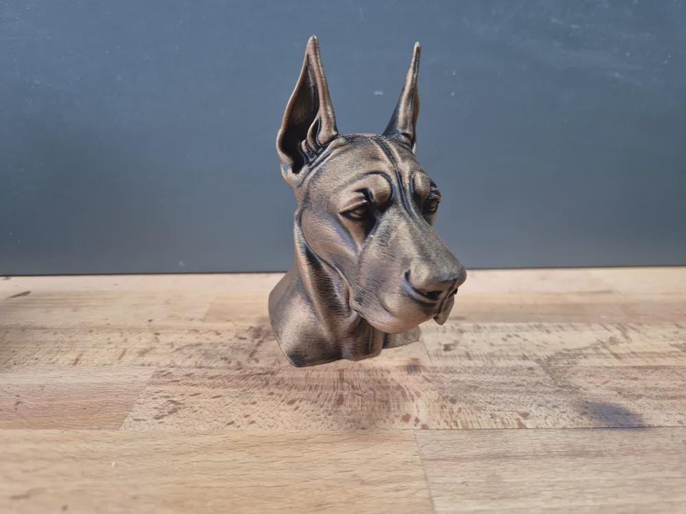 Deutsche-Dogge-Büste (kupierte Ohren) / Realistic Great Dane Bust – Handbemalt & Detailliert
