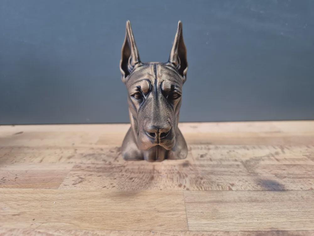 Deutsche-Dogge-Büste (kupierte Ohren) / Realistic Great Dane Bust – Handbemalt & Detailliert