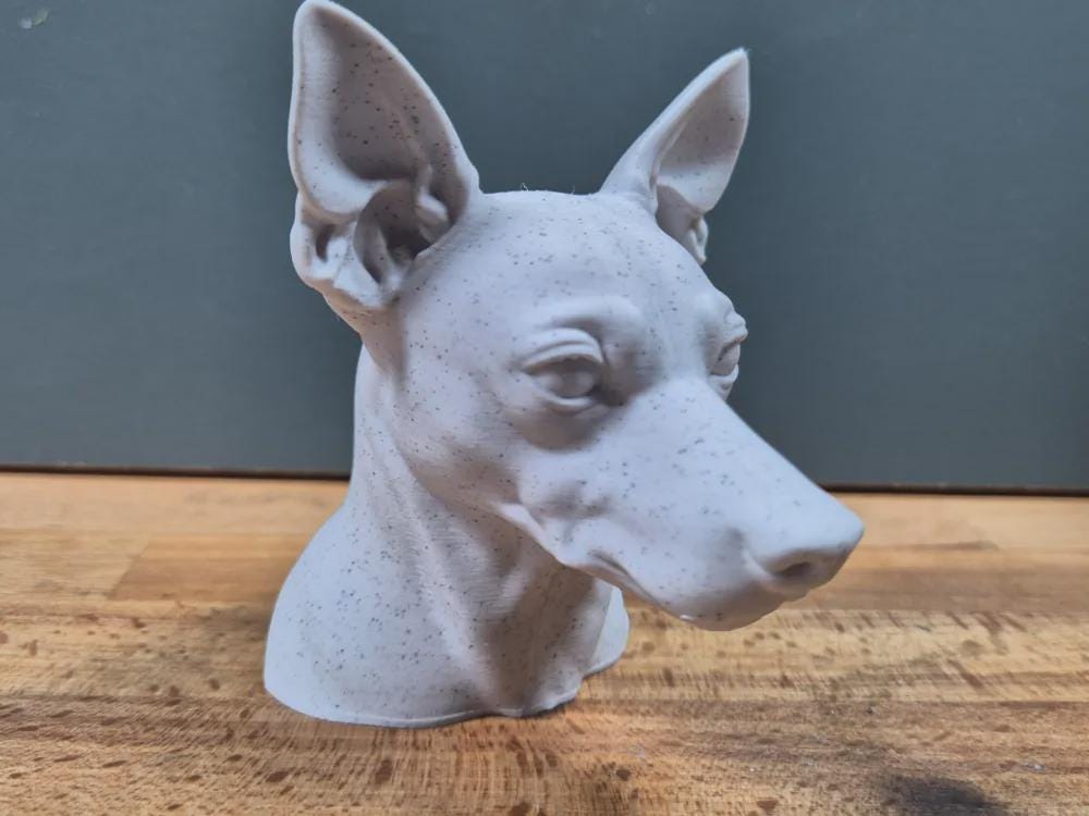 Miniatur-Pinscher Büste / Realistic Miniature Pinscher Bust – Handbemalt & Detailliert Fehn-factory.de