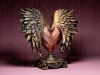 Heiliges Herz mit Flügeln Skulptur | Sacred Winged Heart Statue | Gothic Home Decor | Faceted Ruby Heart | Memorial Gift | Barock Engel