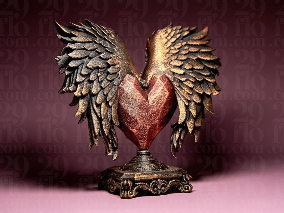 Heiliges Herz mit Flügeln Skulptur | Sacred Winged Heart Statue | Gothic Home Decor | Faceted Ruby Heart | Memorial Gift | Barock Engel