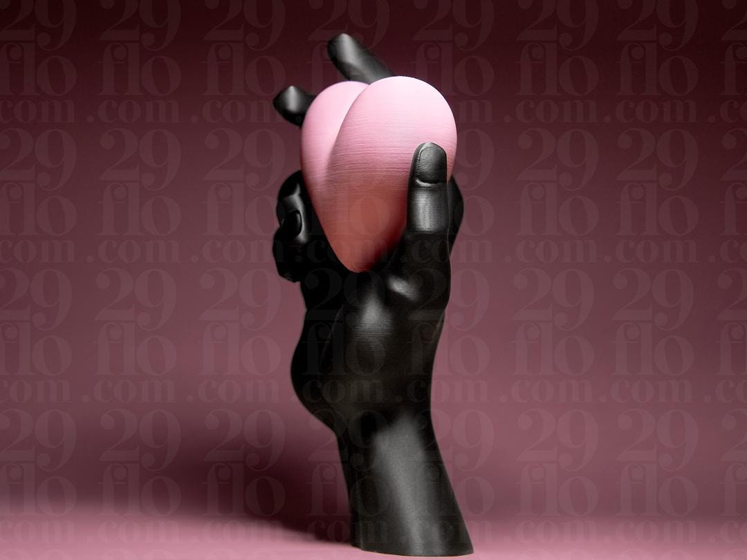 Hand hält Herz Skulptur | Hand Holding Heart Statue | Romantische Deko | Valentinstag Geschenk | Modern Art | Pink Heart - 23cm Fehn-factory.de