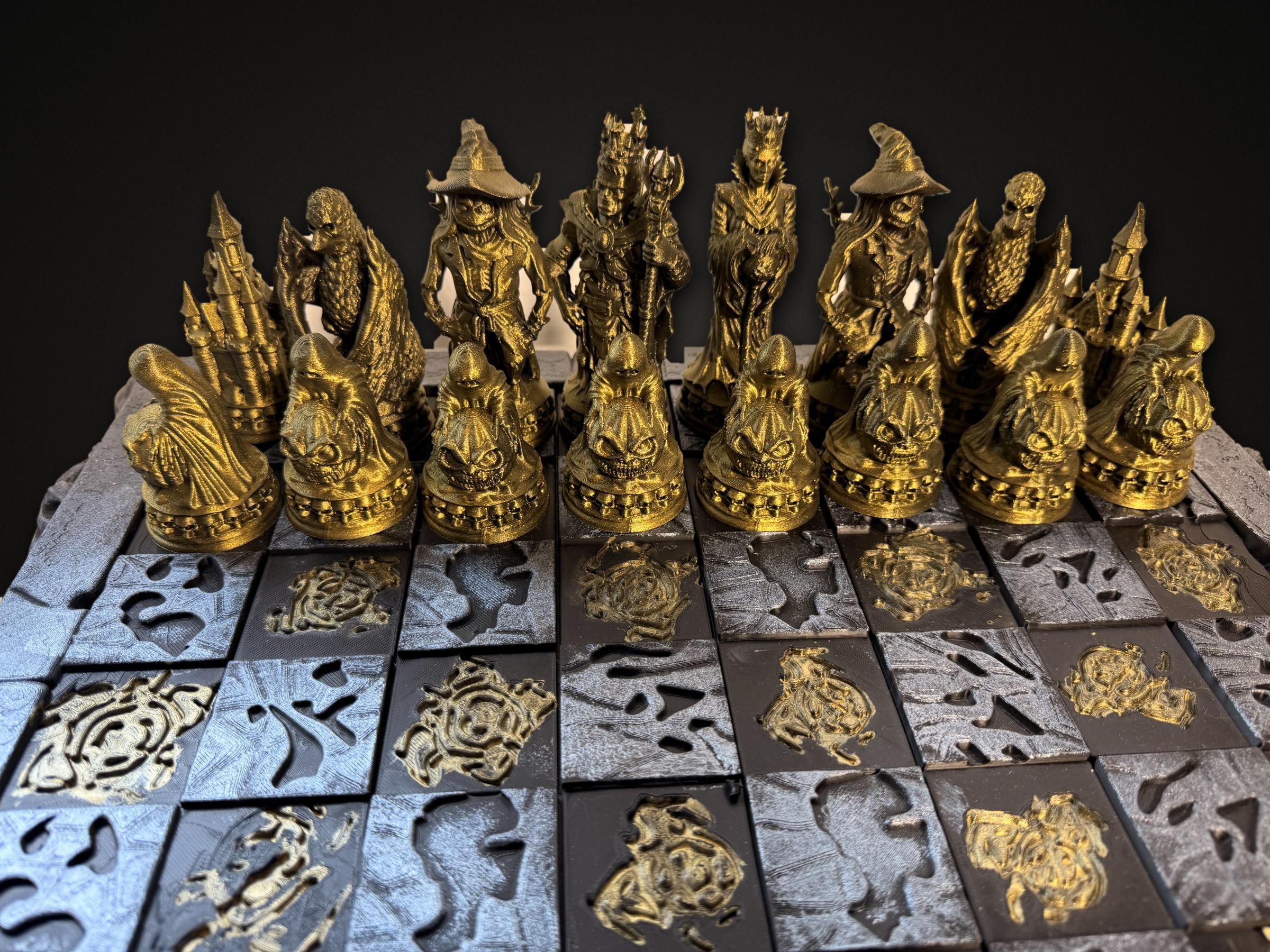 Halloween Chess Set Hand Painted – Gothic Chess Board with 32 Pieces – Witches, Ghosts & Haunted Castle – Horror Decor Gift FehnFactory