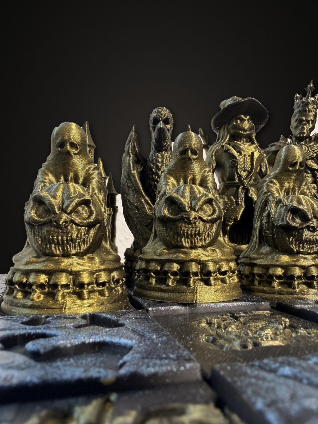 Halloween Chess Set Hand Painted – Gothic Chess Board with 32 Pieces – Witches, Ghosts & Haunted Castle – Horror Decor Gift FehnFactory