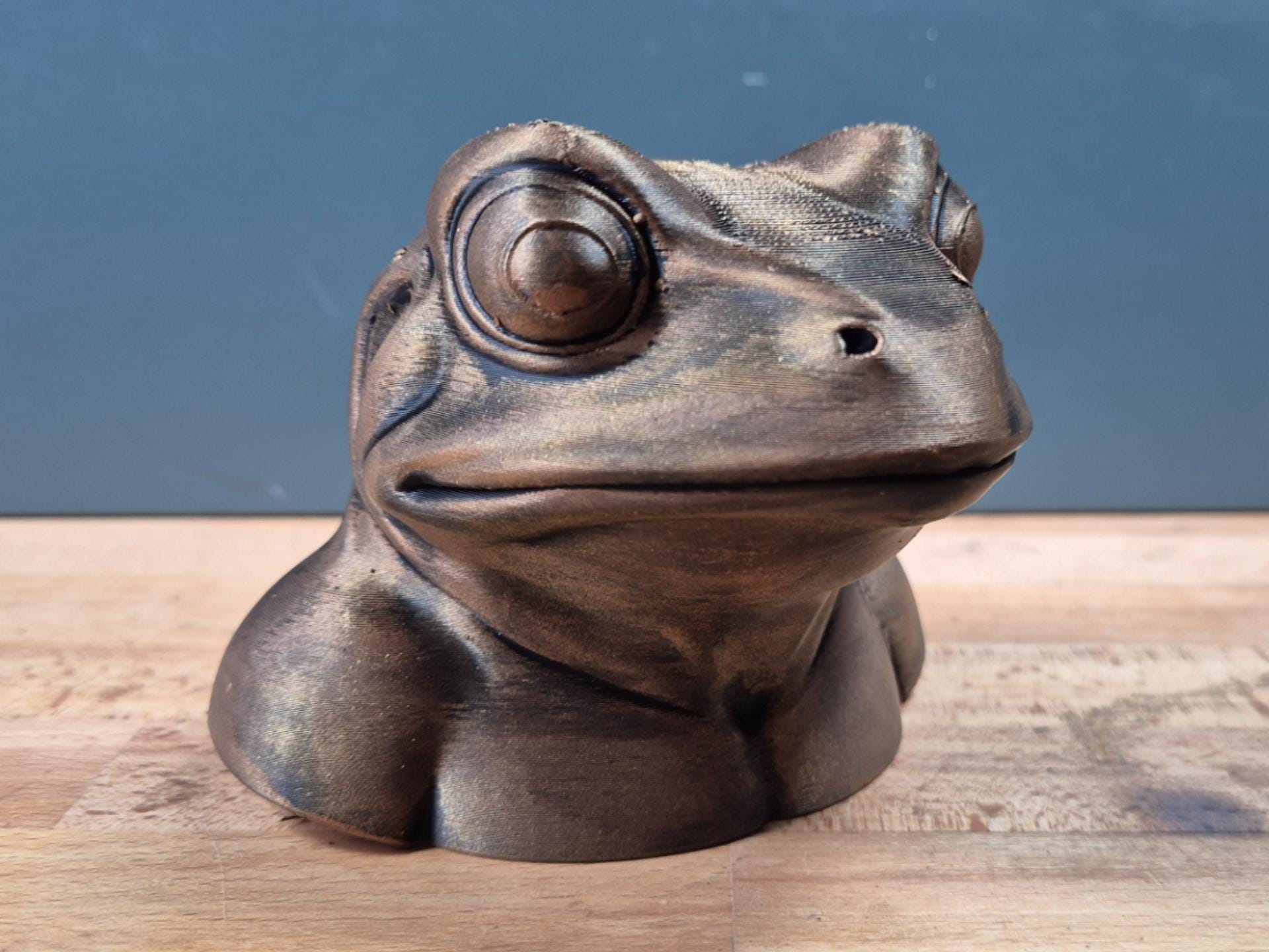 Froschbüste – markantes Tierporträt mit großen Augen | 19 Farben & 3 Größen | Made in Germany
