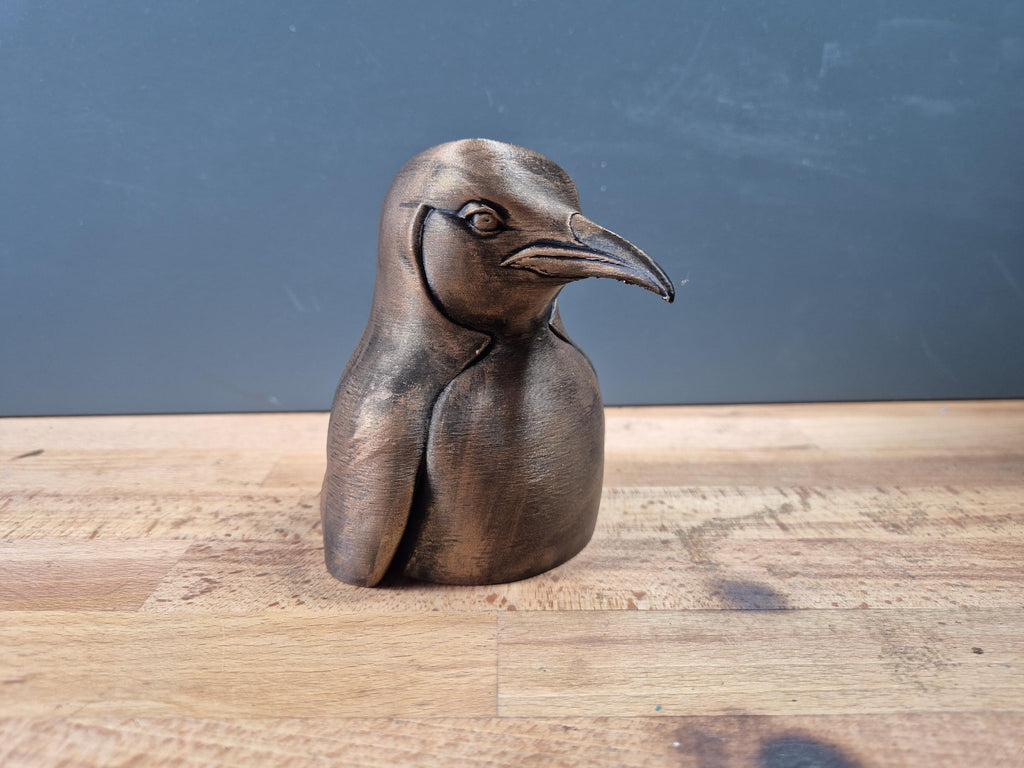 Pinguinbüste – markantes Vogelporträt mit langem Schnabel | 19 Farben & 3 Größen | Made in Germany