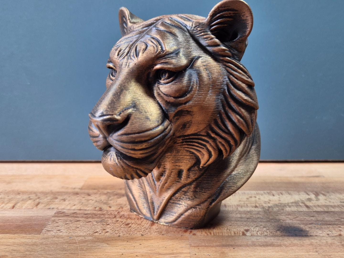 Tiger – detailreiche Raubkatzenbüste mit kräftiger Schnauze und Streifenrelief | 19 Farben & 3 Größen | Made in Germany