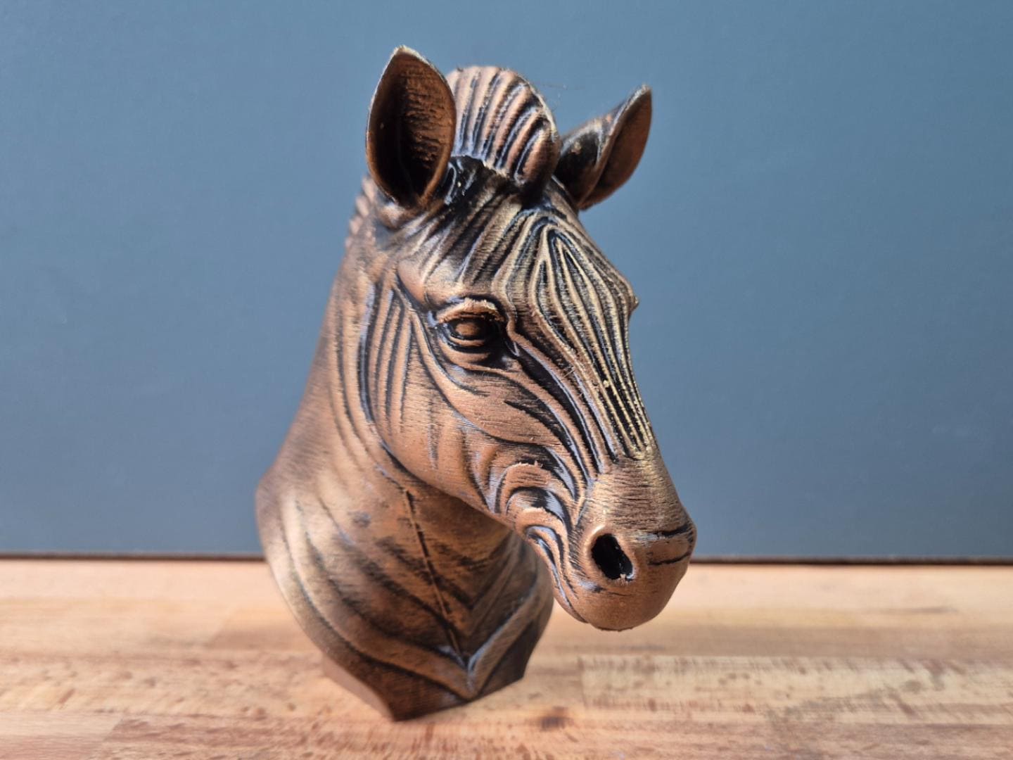 Zebra – detailreiche Tierbüste mit plastischem Streifenrelief und kurzer Mähne | 19 Farben & 3 Größen | Made in Germany