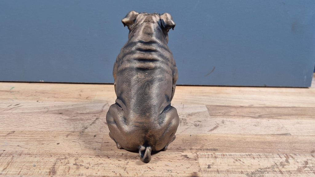 Englische Bulldogge – detailreiche stehende Hundefigur | 19 Farben & 3 Größen | Made in Germany