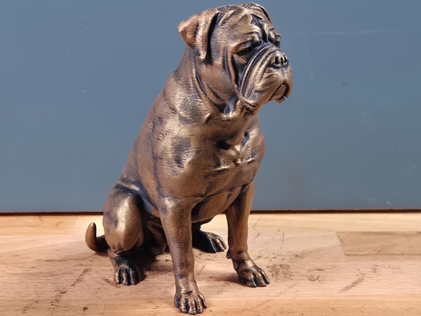 Bullmastiff – detailreiche sitzende Hundefigur | 19 Farben & 3 Größen | Made in Germany