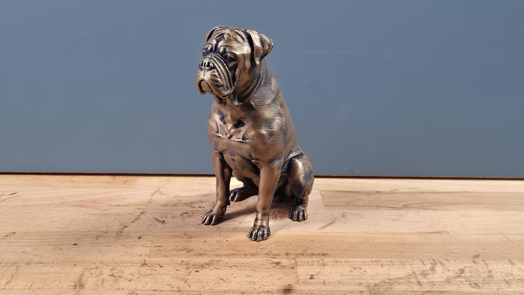Bullmastiff – detailreiche sitzende Hundefigur | 19 Farben & 3 Größen | Made in Germany