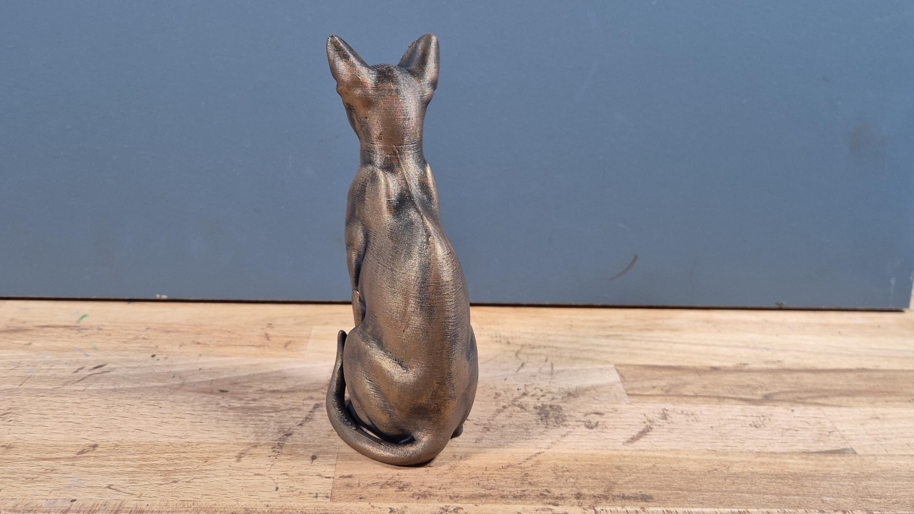 Abessinierkatze – elegante sitzende Katzenfigur | 19 Farben & 3 Größen | Made in Germany