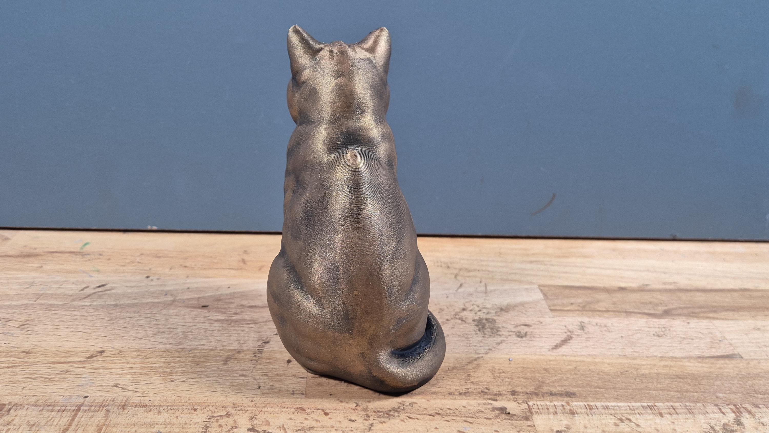 American Shorthair – detailreiche sitzende Katzenfigur | 19 Farben & 3 Größen | Made in Germany