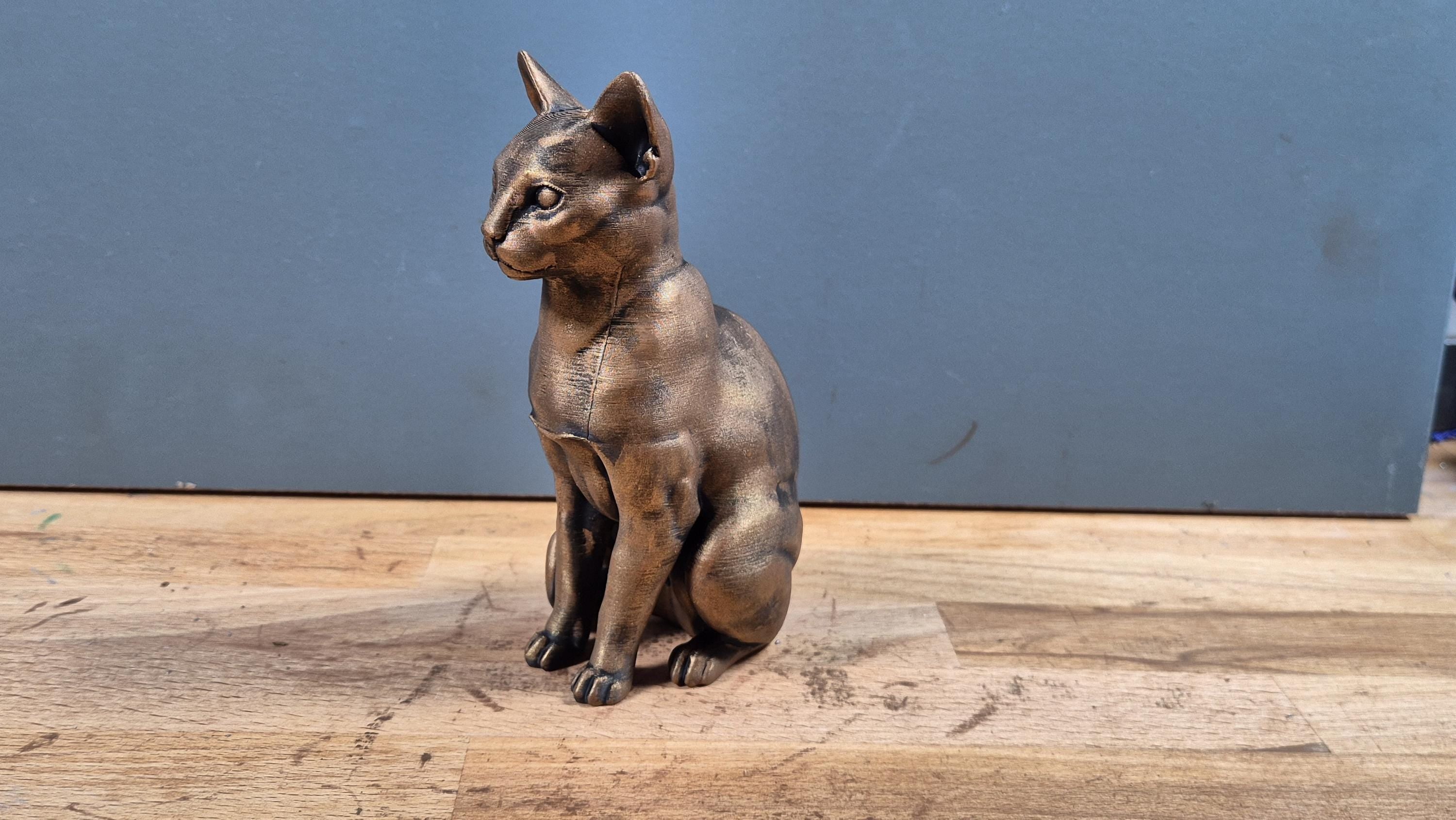 Russisch Blau – elegante sitzende Katzenfigur | 19 Farben & 3 Größen | Made in Germany