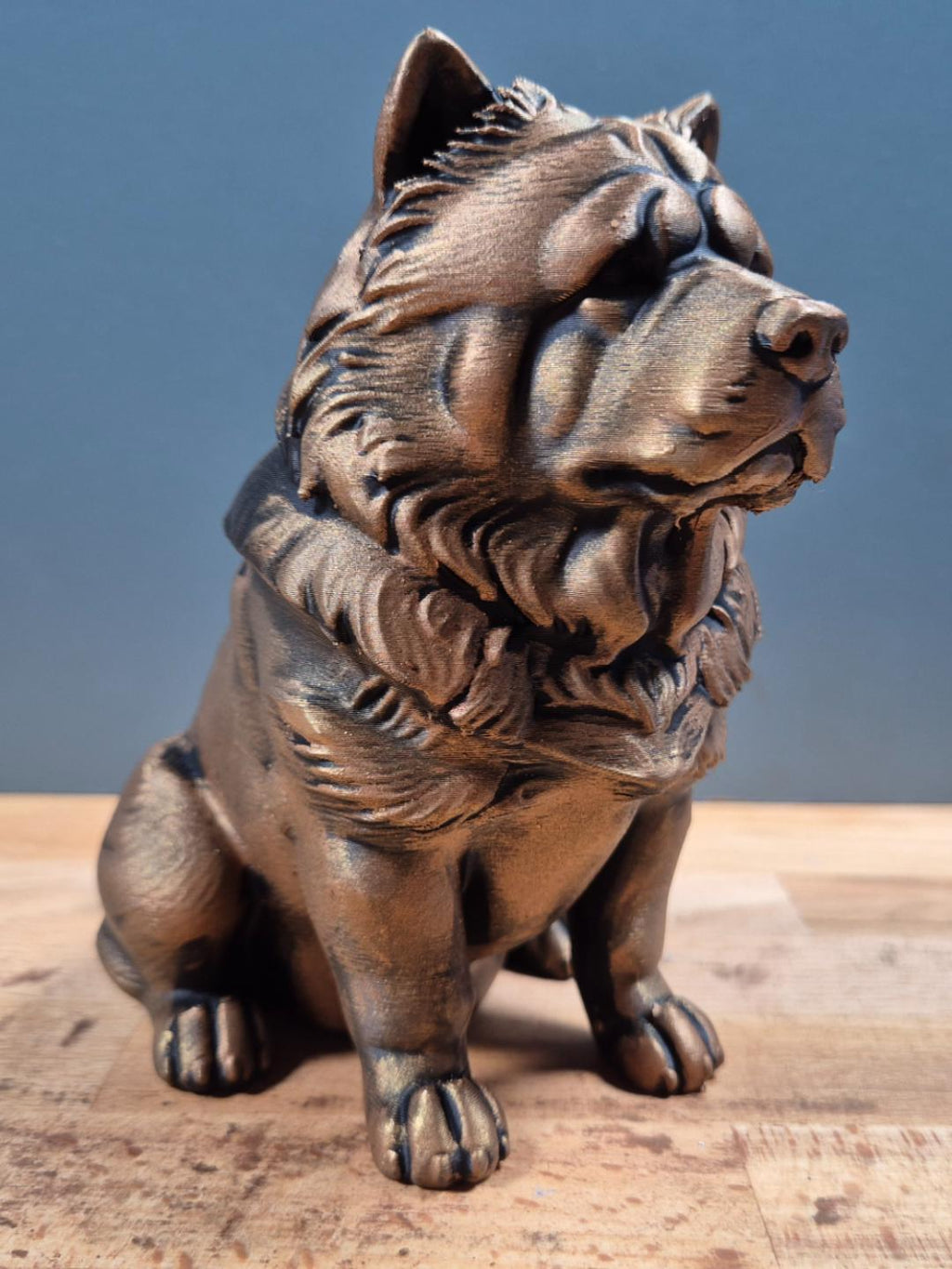 Chow-Chow – markante sitzende Hundefigur mit Löwenmähne | 19 Farben & 3 Größen | Made in Germany