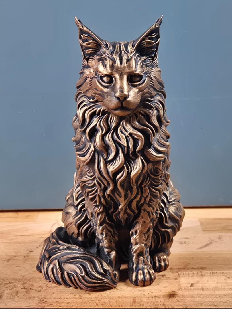 Maine Coon – sitzende Katzenfigur mit langem Fell | Katzen-Deko | 19 Farben & 3 Größen | Made in Germany