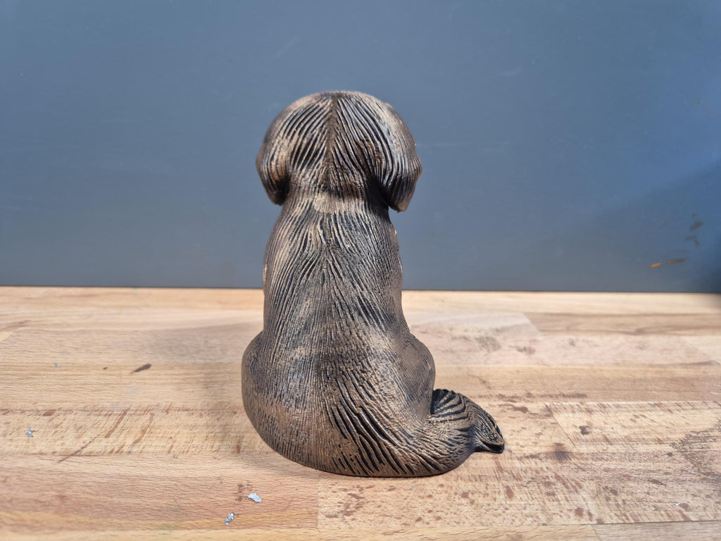 Shih Tzu – sitzende Hundefigur mit Mittelscheitel | Langhaar | 19 Farben & 3 Größen | Made in Germany