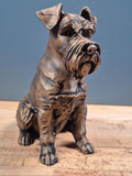 Zwergschnauzer – sitzende Hundefigur mit Bart | Mr.-Jay-Design | 19 Farben & 3 Größen | Made in Germany