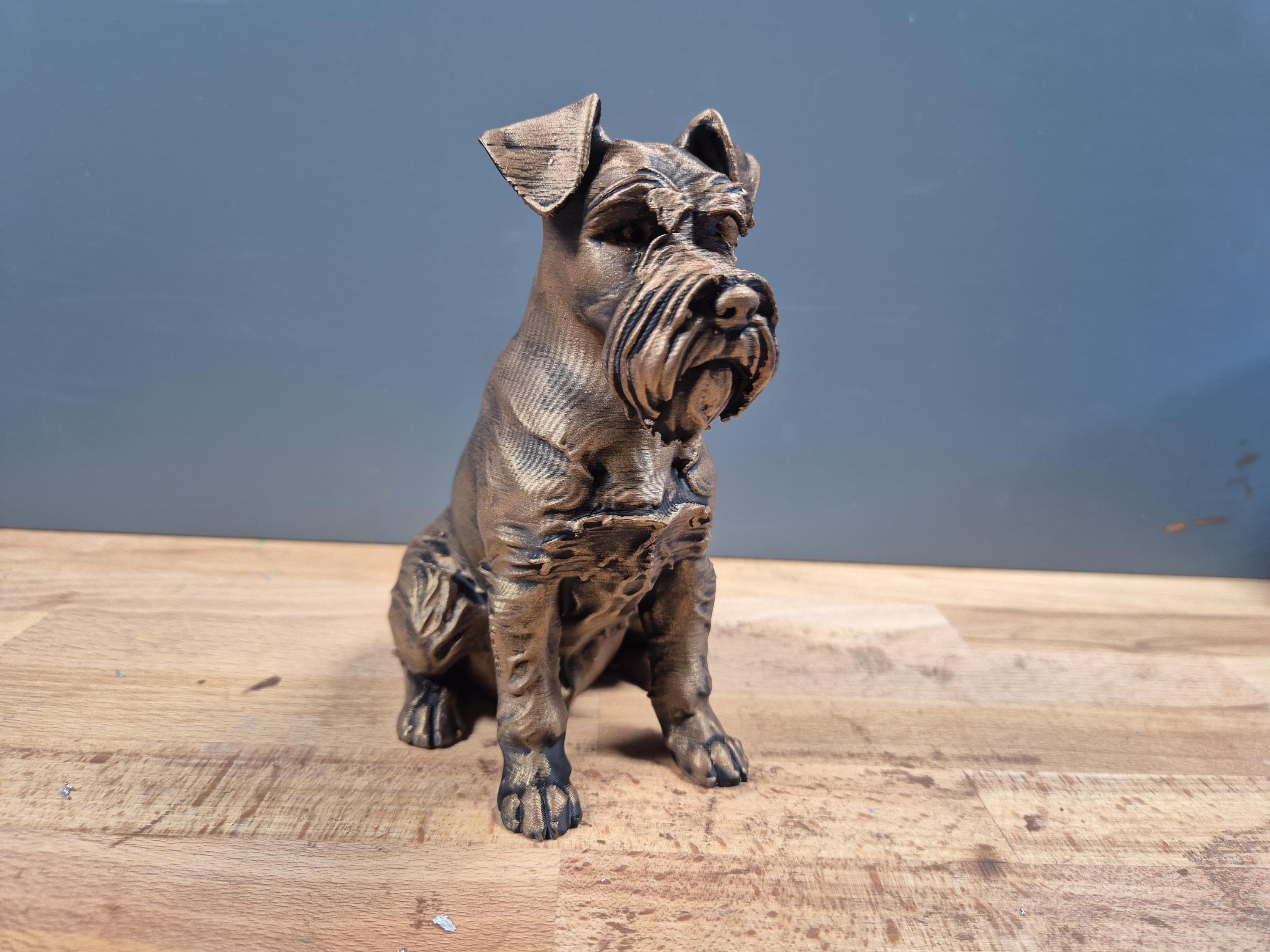 Zwergschnauzer – sitzende Hundefigur mit Bart | Mr.-Jay-Design | 19 Farben & 3 Größen | Made in Germany