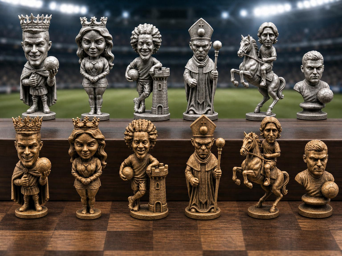 Fußball-Legenden-Schachfigurenset – komplett 32-teilig | Stadion-Schach | 3 Größen & 12 Farbpaare