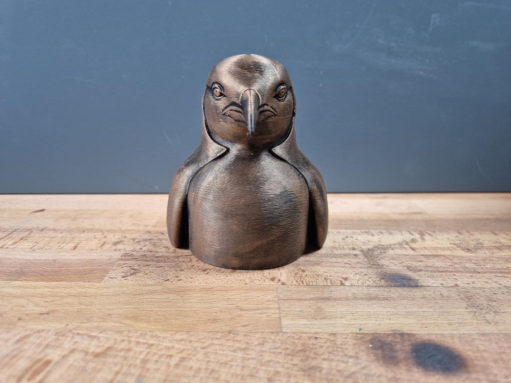 Pinguinbüste – markantes Vogelporträt mit langem Schnabel | 19 Farben & 3 Größen | Made in Germany