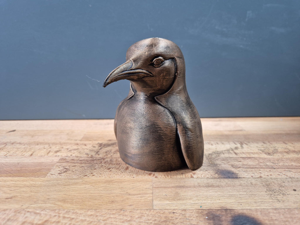 Pinguinbüste – markantes Vogelporträt mit langem Schnabel | 19 Farben & 3 Größen | Made in Germany