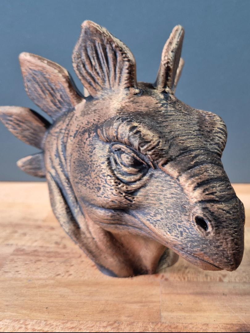 Stegosaurus – detailreiche Dinosaurierbüste mit Rückenplatten | 19 Farben & 3 Größen | Made in Germany