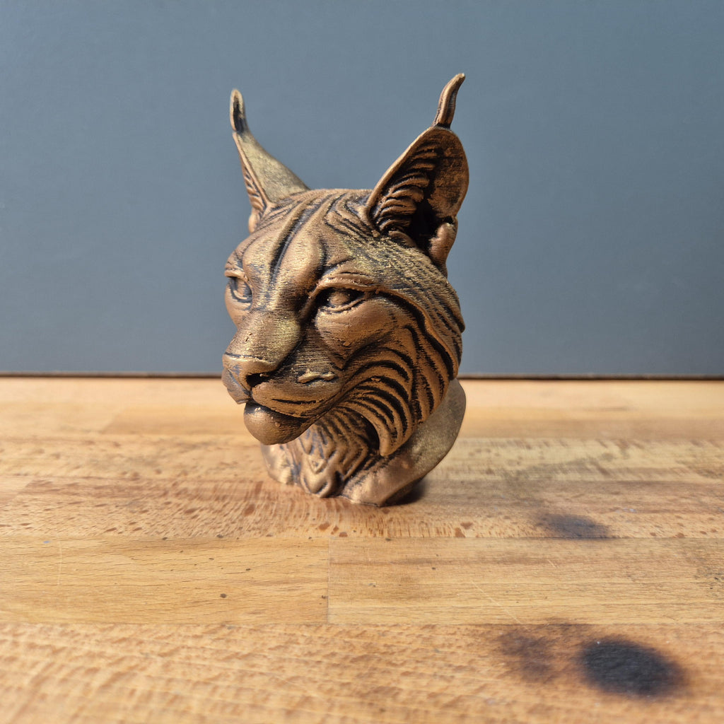 Luchs – detailreiche Wildkatzenbüste mit langen Ohrpinseln und Fellrelief | 19 Farben & 3 Größen | Made in Germany