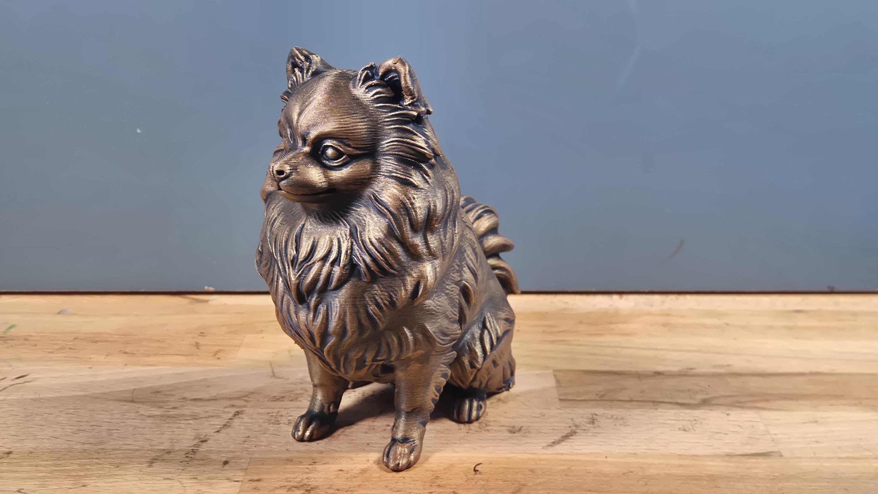 Zwergspitz Pomeranian – detailreiche sitzende Hundefigur | 19 Farben & 3 Größen | Made in Germany