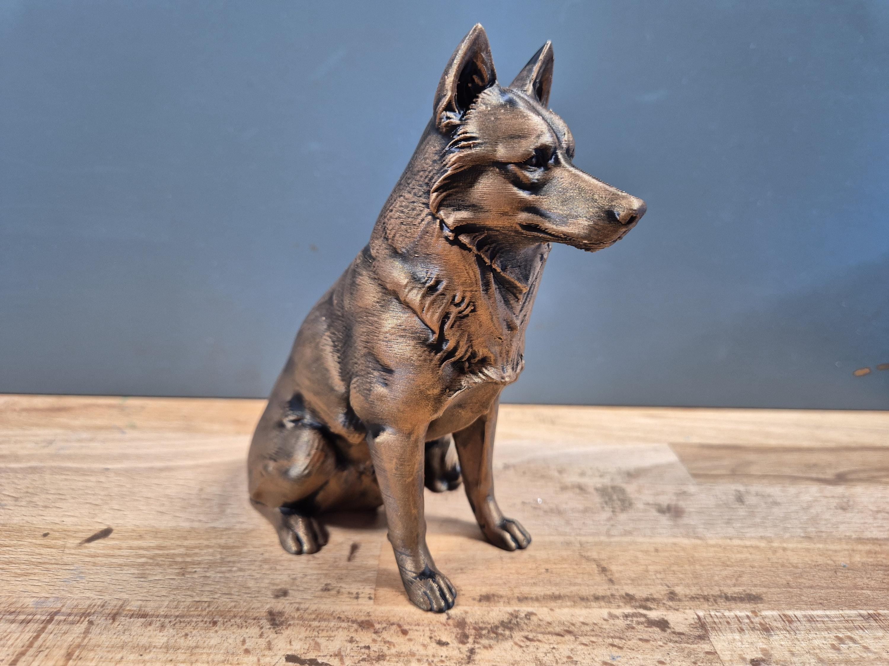 Siberian Husky – sitzende Hundefigur mit Stehohren | Schlittenhund | 19 Farben & 3 Größen | Made in Germany
