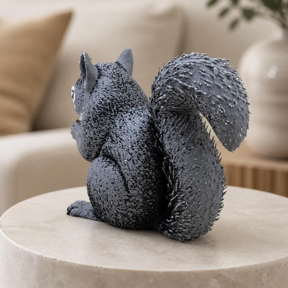 Nutty Buddy – Grauhörnchen mit Nuss | Waldtier-Figur | Made in Germany FehnFactory