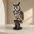 Twilight Sentinel – Waldohreule auf Baumstumpf | Made in Germany FehnFactory