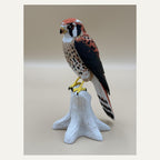 Skyfire Turmfalke – mehrfarbige Falken-Skulptur auf Ast | Raubvogel-Deko | Made in Germany FehnFactory