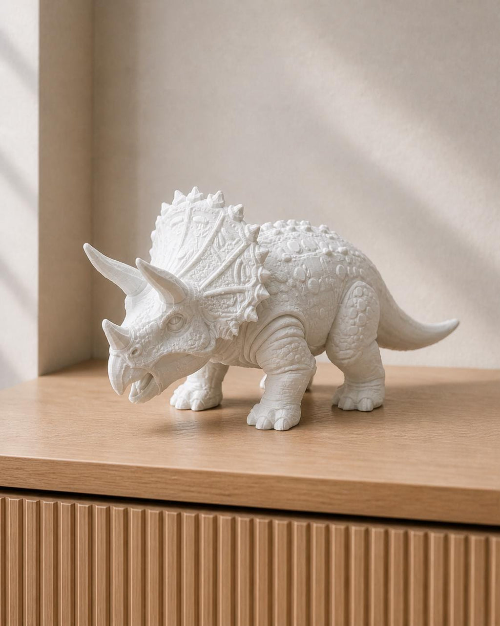 Triceratops – Dinosaurier-Skulptur | handbemalt | Made in Germany FehnFactory