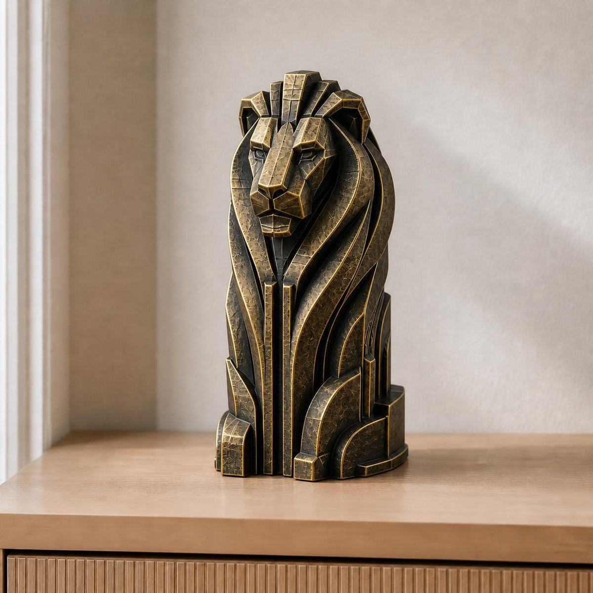 Modern-Deco-Löwe – geometrische Löwenskulptur | handbemalt | Made in Germany FehnFactory