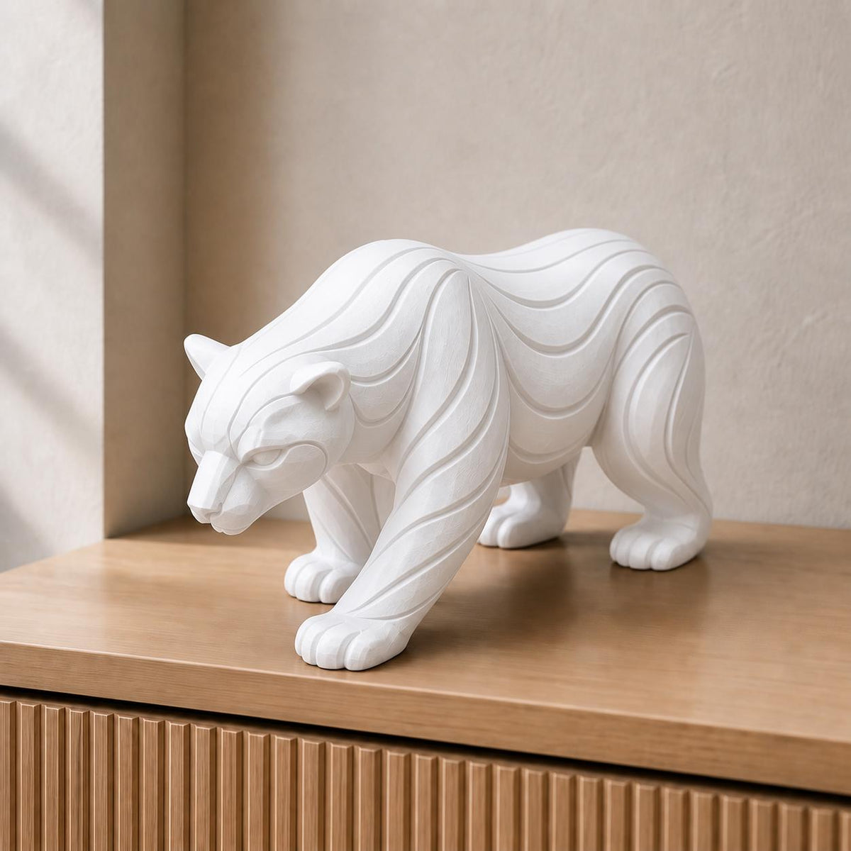 Abstrakter Bär – moderne Tier-Skulptur | handbemalt | Made in Germany FehnFactory