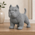 Stehender Pitbull-Welpe in Strickoptik – Hundeskulptur | handbemalt oder gedruckt | Made in Germany FehnFactory