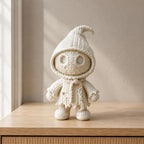 Verhüllte Schattenfigur in Strickoptik | Gothic-Deko handbemalt oder gedruckt | Made in Germany FehnFactory