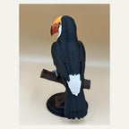 Baumwipfel-Tukan – tropische Vogel-Skulptur auf Ast | Made in Germany FehnFactory