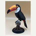Baumwipfel-Tukan – tropische Vogel-Skulptur auf Ast | Made in Germany FehnFactory